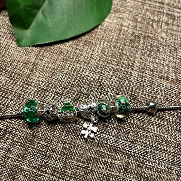 2297-RTT Sparkling Green Beads & Charms “ Missing Puzzle Piece” - Picture 3 of 13